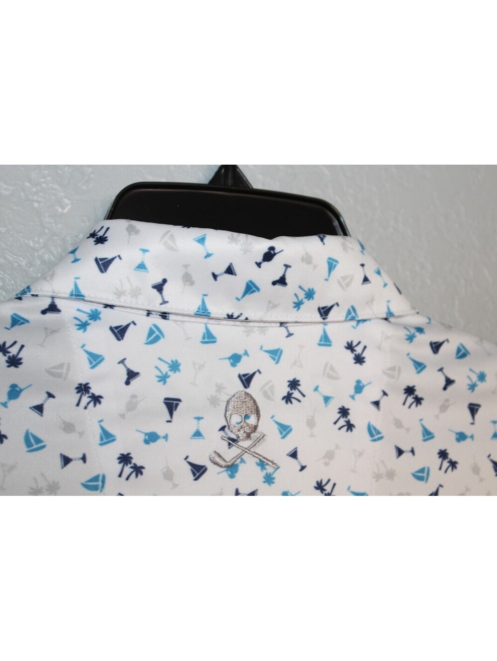 Robert Graham Shirt Men MEDIUM Boats Martinis Happy Hour Skull Performance Polo